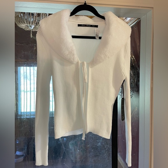 White/Cream  Ribbed Cardigan with Faux Fur Collar, Tie Open Front, 1x, NWT - Picture 1 of 4